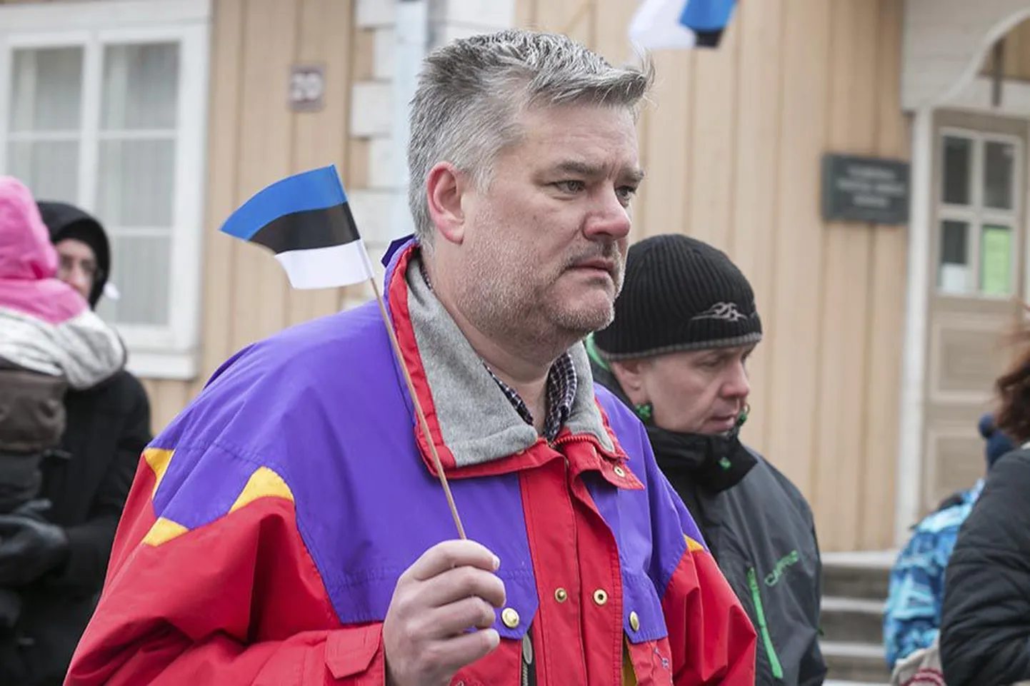 Seaduse silmis ei saaks Harri Juhani Aaltonen veel Viljandi linnapea olla, aga ta lubas enne valimisi Eesti kodakondsuse saamisega tegelema hakata.
