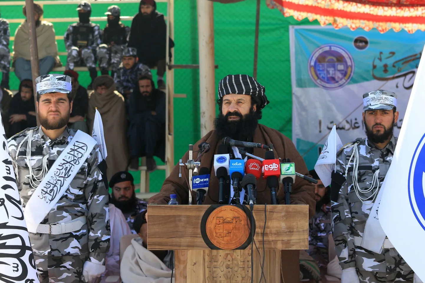 Khalil Ur-Rahman Haqqani (keskel) hukkus Islamiriigi korraldatud rünnakus.