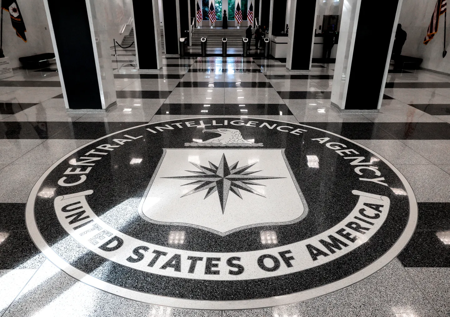 USA Keskluureagentuur (CIA) on hakanud tavalise luureandmete analüüsi kõrval kasutama ka tehisintellekti tööriistu, millega saab riigijuhtide digitaalsete kloonidega lihtsalt vestelda ja neilt reaktsioone uurida erinevate sündmuste kohta.