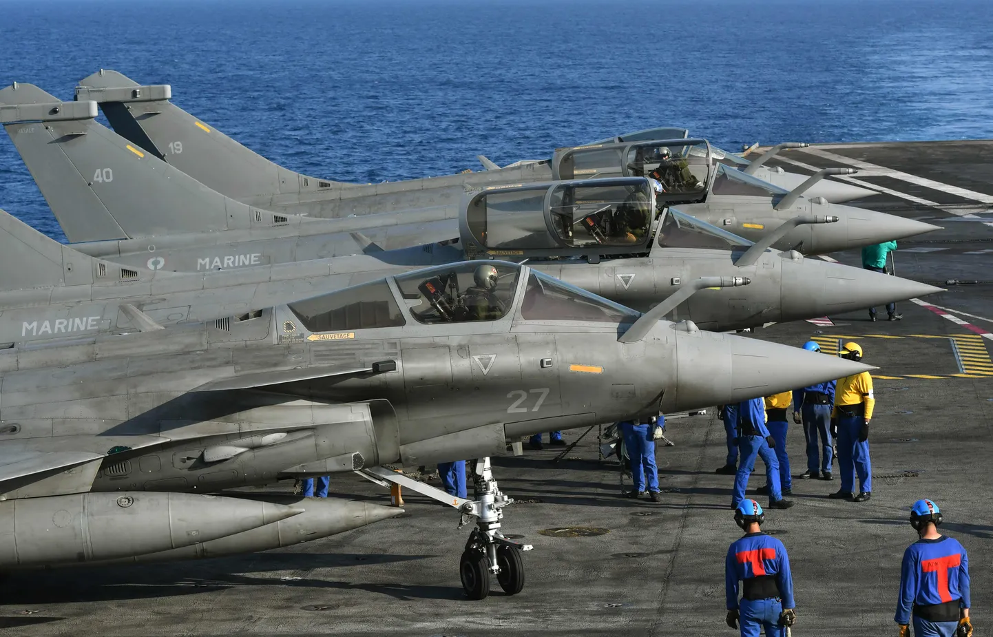 Prantsuse hävitajad Rafale lennukikandja Charles de Gaulle pardal 9. mail India ranniku lähedal.