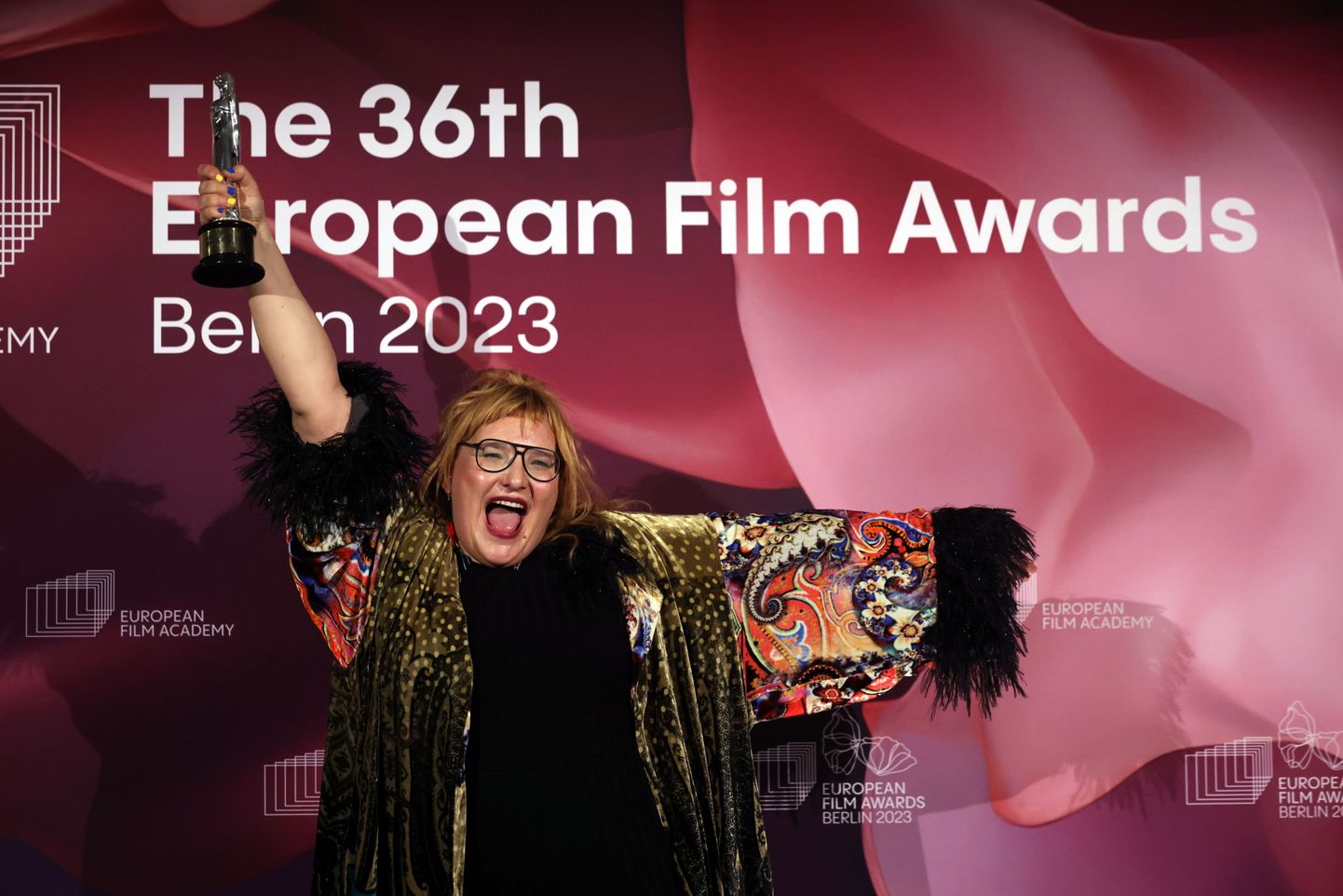 Anna Hints 9. detsembril Berliinis, kus «Savvusanna sõsarad» pälvis Euroopa parima dokfilmi auhinna.