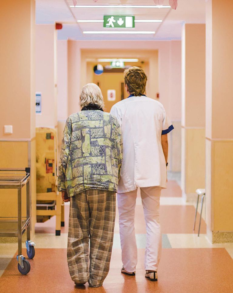 Ravi tänaval asub Pärnu haigla õendus-hooldusosakond koos eraldi dementsete osakonna ja hooldekoduga.