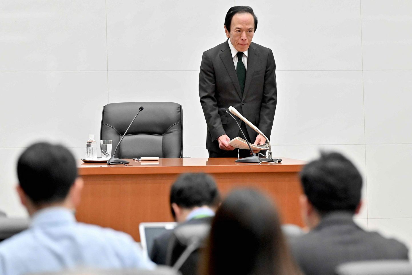 Jaapani keskpanga juht Kazuo Ueda lõpetas negatiivsete intressimäärade poliitika.