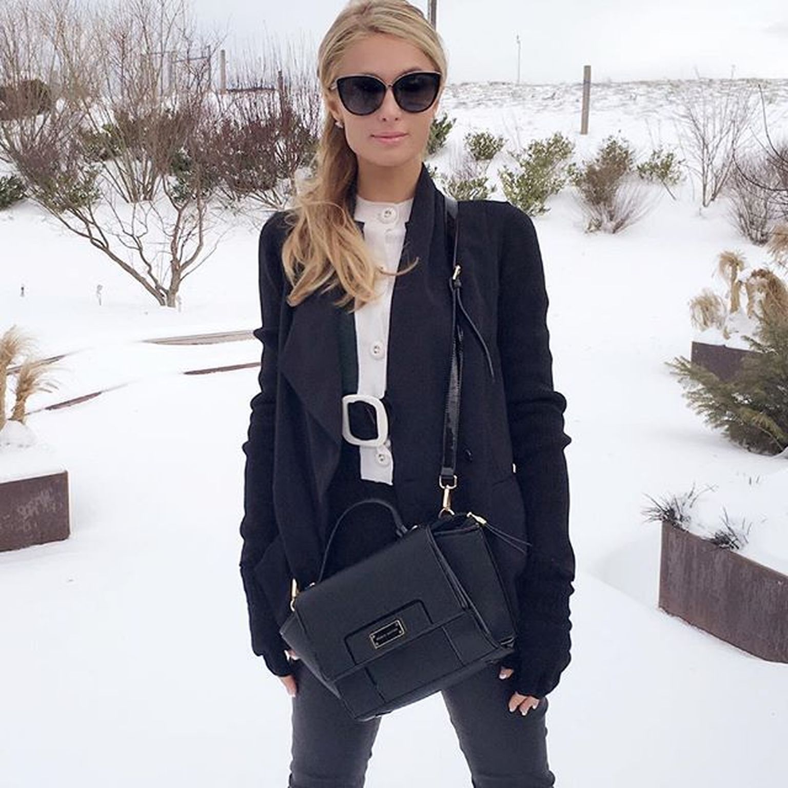 Paris Hilton näitab Instagramis, et uude kohta kolimine on teda täielikult muutnud.