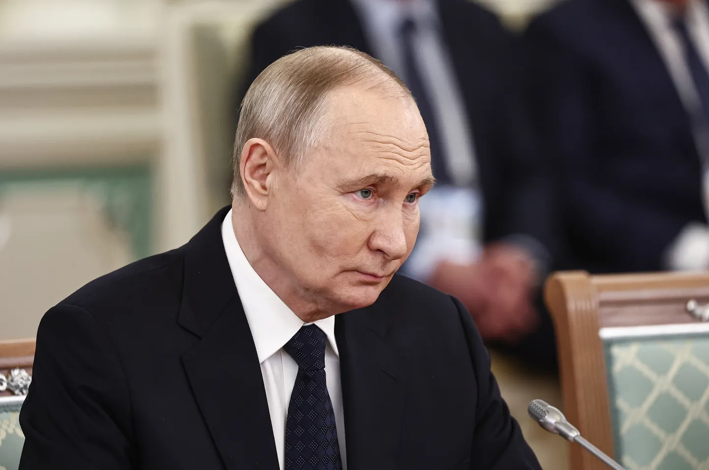 Путин