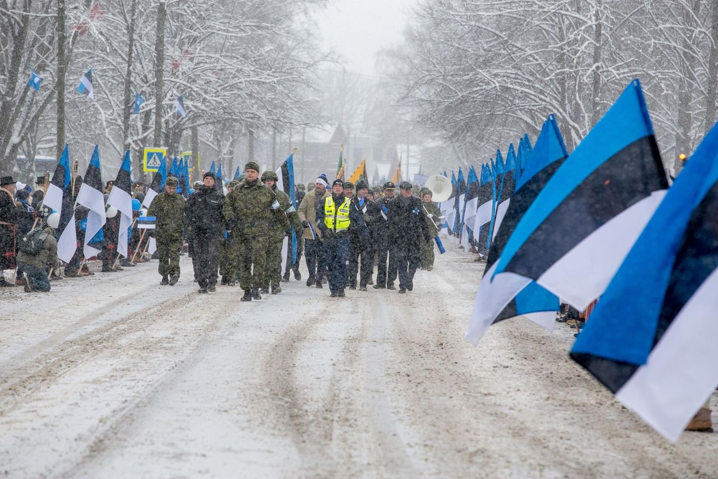 Mullune Eesti Vabariigi aastapäeva paraad Pärnus.