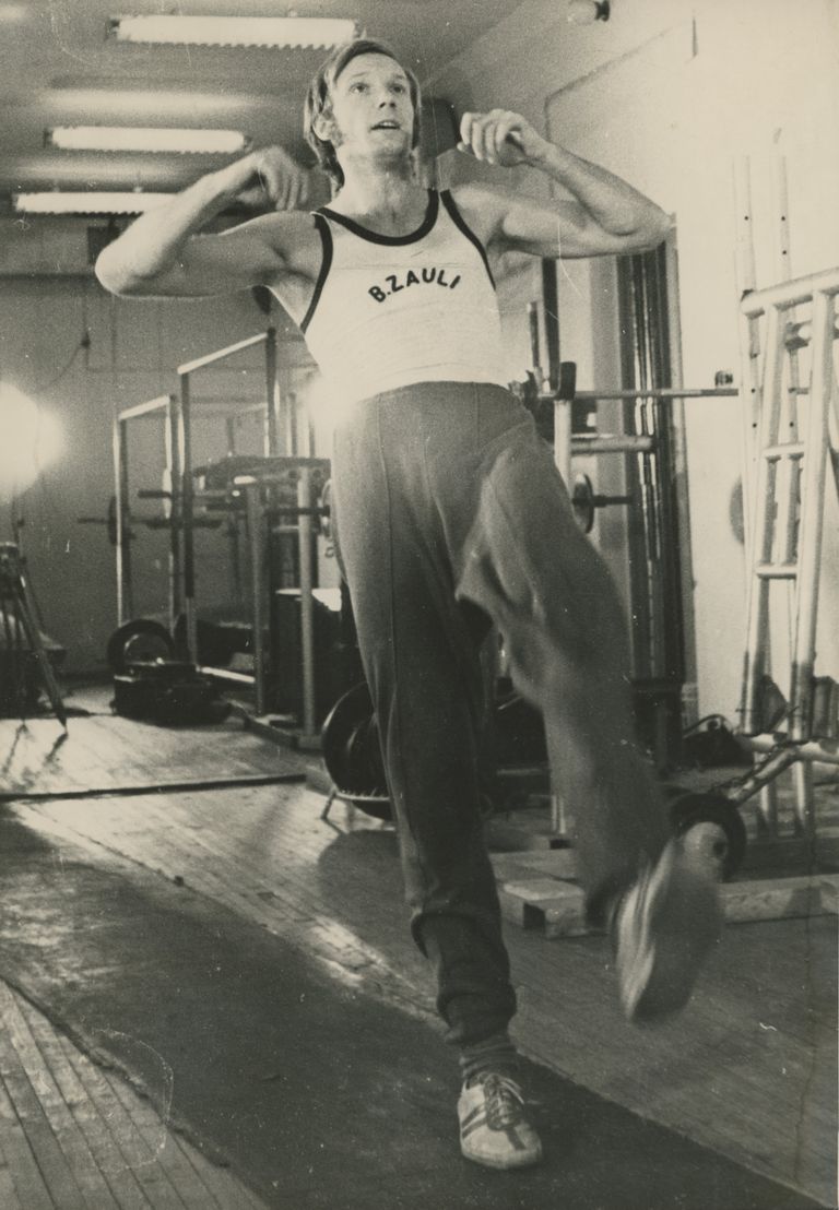 Olümpiavõitja Jüri Tarmaku elu oli teekond, kus käis pidev otsimine, enese proovilepanemine ning uutesse kõrgustesse pürgimine.