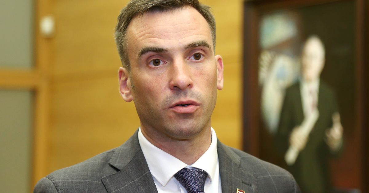 Стакис надеется построить мост для пешеходов и