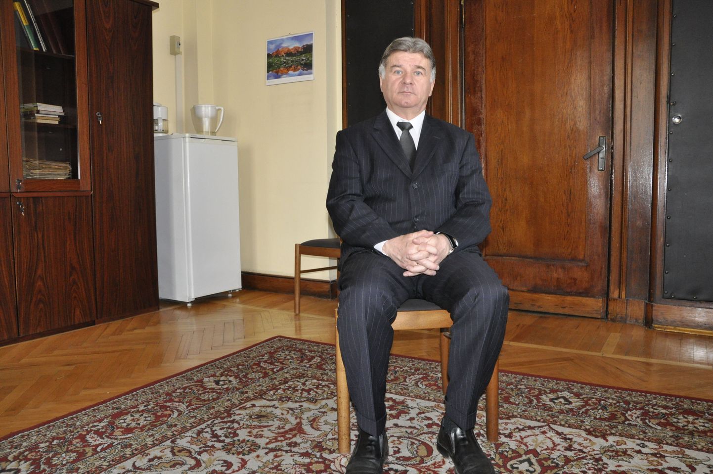 Aleksandr Petrov on viimaseid päevi oma kabinetis Venemaa välisministeeriumi uhke peahoone kolmandal korrusel.