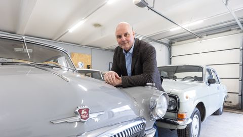 FOTOD JA VIDEO ⟩ Koolipapa Hendrik Agur müüb kolme uhket sõiduautot Volga