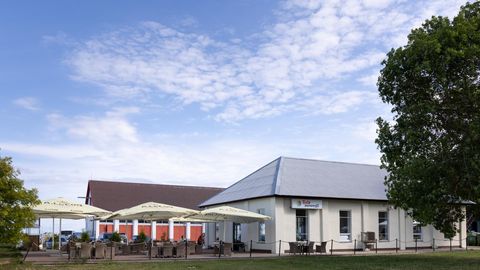 NÄDALA RESTORAN ⟩ Söögielamus Toila mererannal