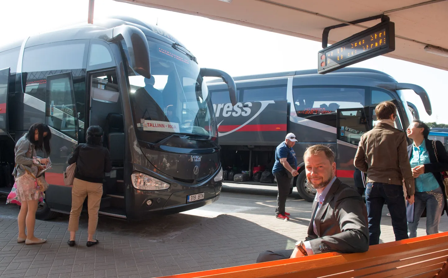 Lux Expressi bussid.