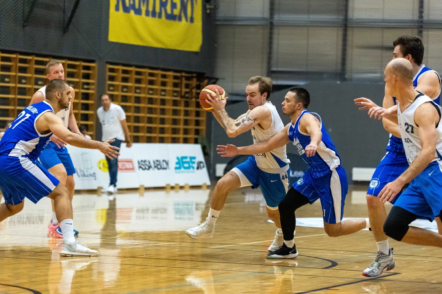 Sander Viilup (palliga) tõi seekordses mängus TSA Kalevi vastu 21 punkti.
