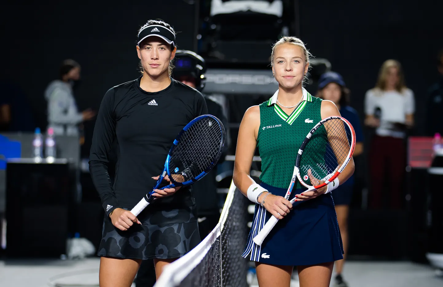 Garbiñe Muguruza ja Anett Kontaveit 2021. aasta WTA finaalturniiril.