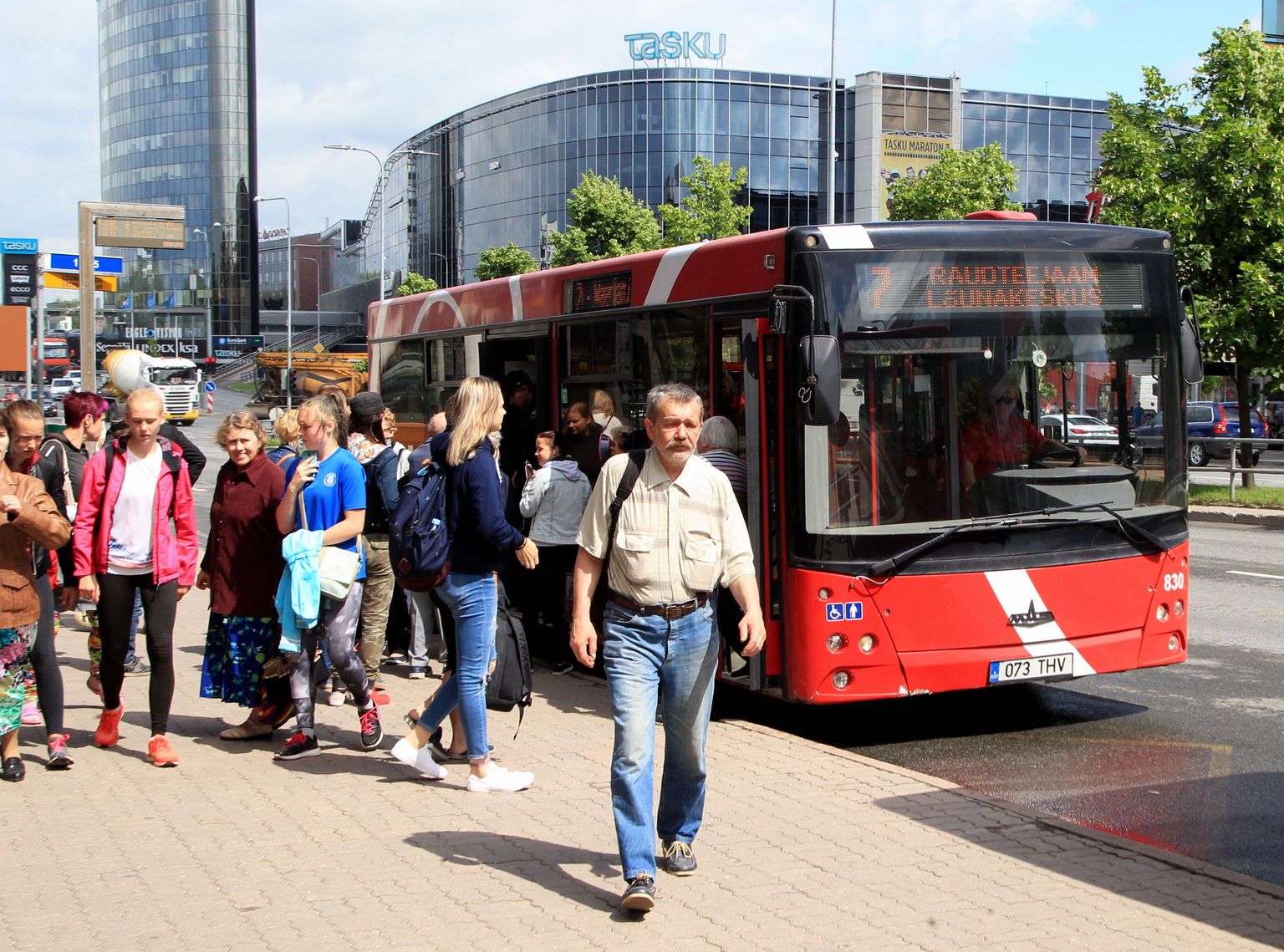 Läinud suvel läks untsu Tartu eelmine bussihange ja linn pikendas kaheks aastaks lepingut Sebega, mis nüüd tunnistab, et uuena soetatud väikesed MAZi bussid hakkavad rivist langema.