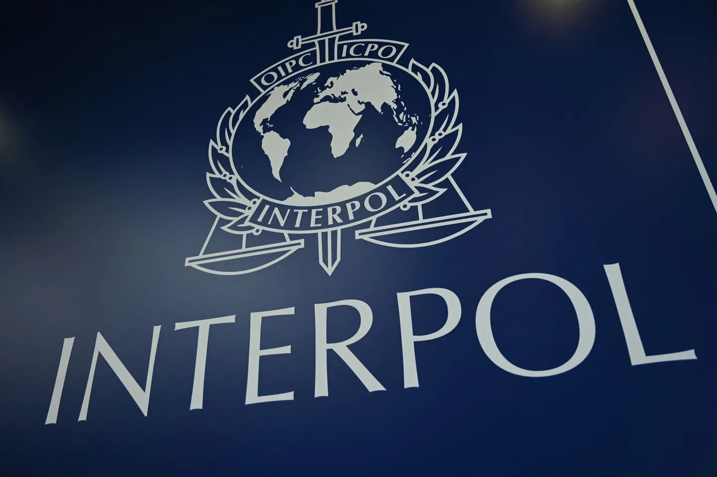 Interpoli logo.