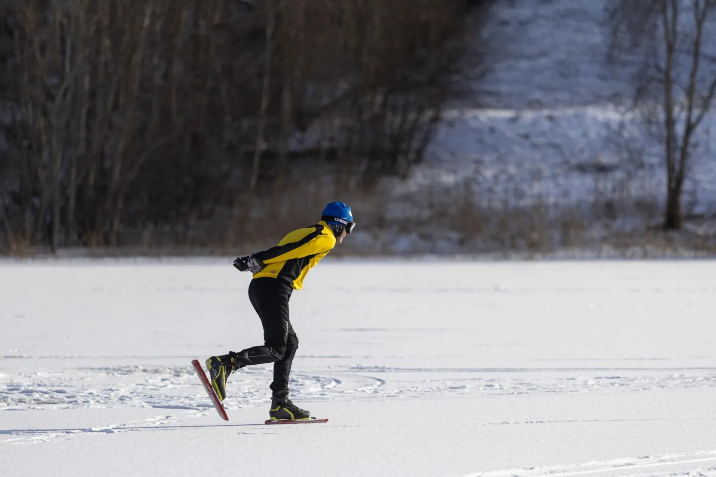 Mulgi uisumaratoni korraldustiim teatas kolmapäeval, et 24. veebruarile planeeritud 14. maraton tuleb ära jätta. Põhjuseks on õhuke jää. Uisurõõmu saab järvel sellegipoolest nautida.