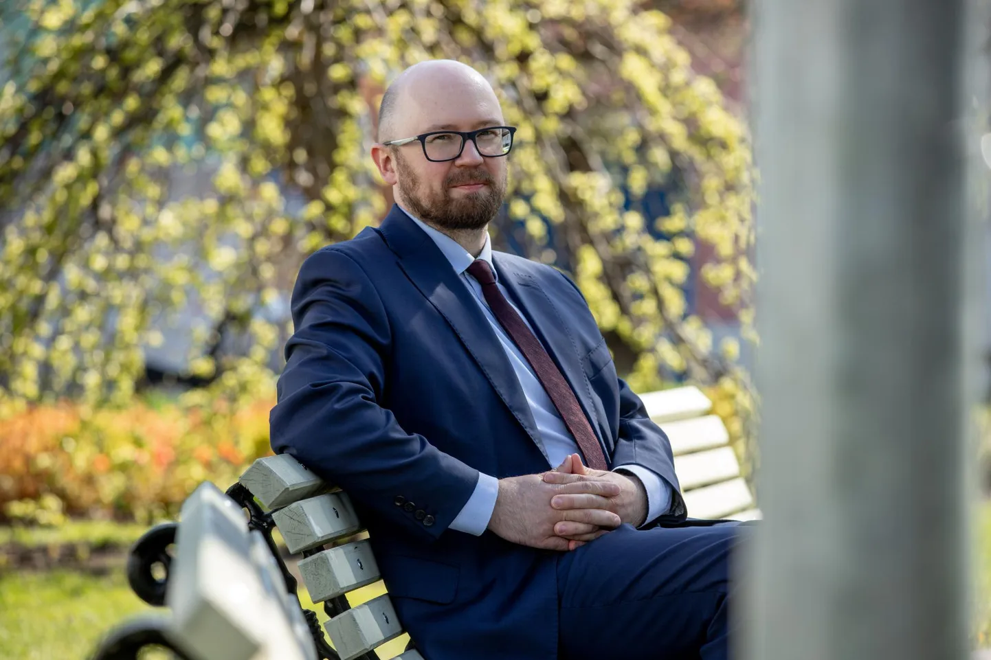 Märt Paberit sattus suvepealinna elama, kuna notar ei saa ise valida, mis piirkonnas ta töötab, aga talle meeldib siin väga.