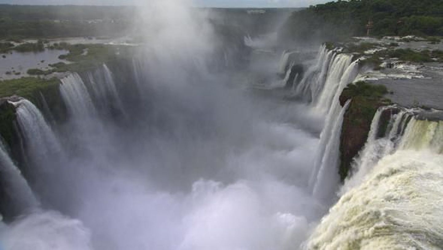 Iguazo joad Argentiina ja Brasiilia piiril.