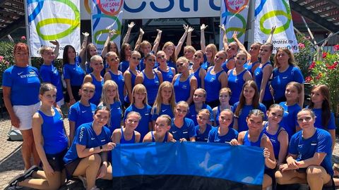 KULDMEDALID KAELAS ⟩ Pärnu tüdrukud esitasid Euroopa suurimal võimlemisfestivalil kava Estonia laevahuku mälestuseks