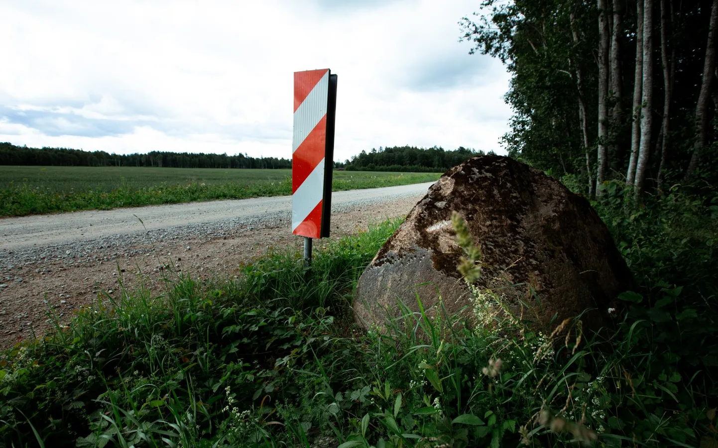 Kivi poleks mõtet vedada mujale, näiteks külakeskuse platsile, kuna pärimus on seotud just praeguse asukohaga.