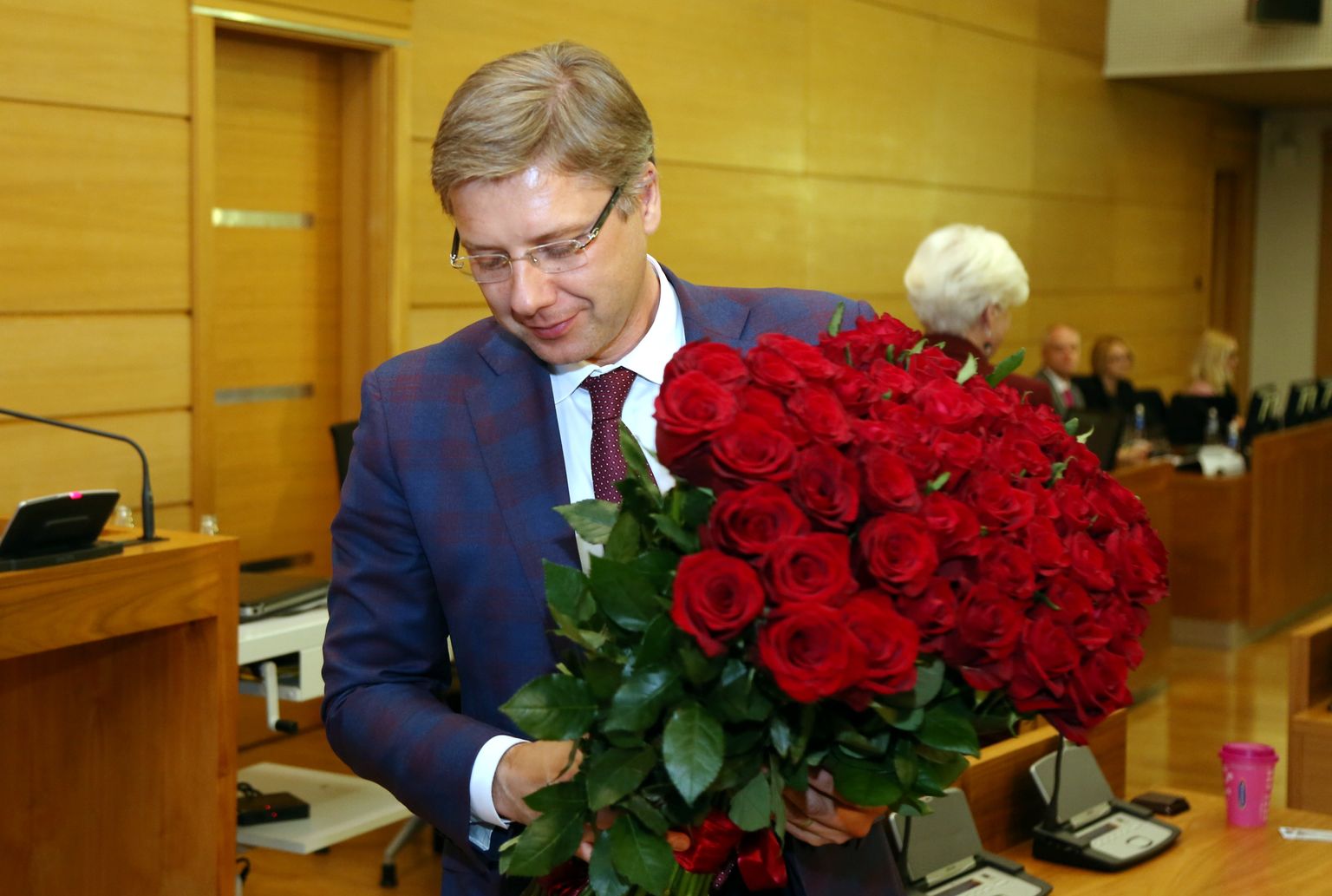 Bijušais Rīgas domes priekšsēdētājs Nils Ušakovs piedalās Rīgas domes ārkārtas sēdē.