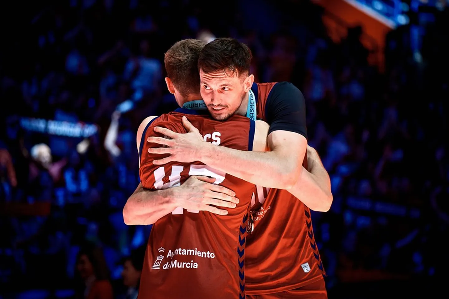 Latvijas basketbolisti brāļi Artūrs un Rodoins Kuruci