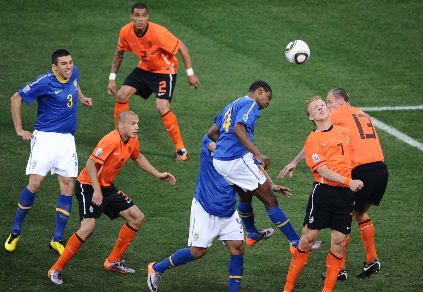 Hollandi jalgpallikoondis (oranžis) näitas veerandfinaalis Brasiilia vastu teisel poolajal, et suudavad vajadusel isegi tugeva vastase vastu domineerida.