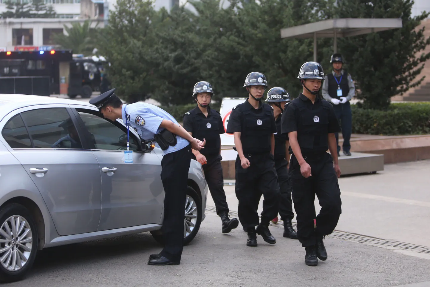 Китайские полицейские.