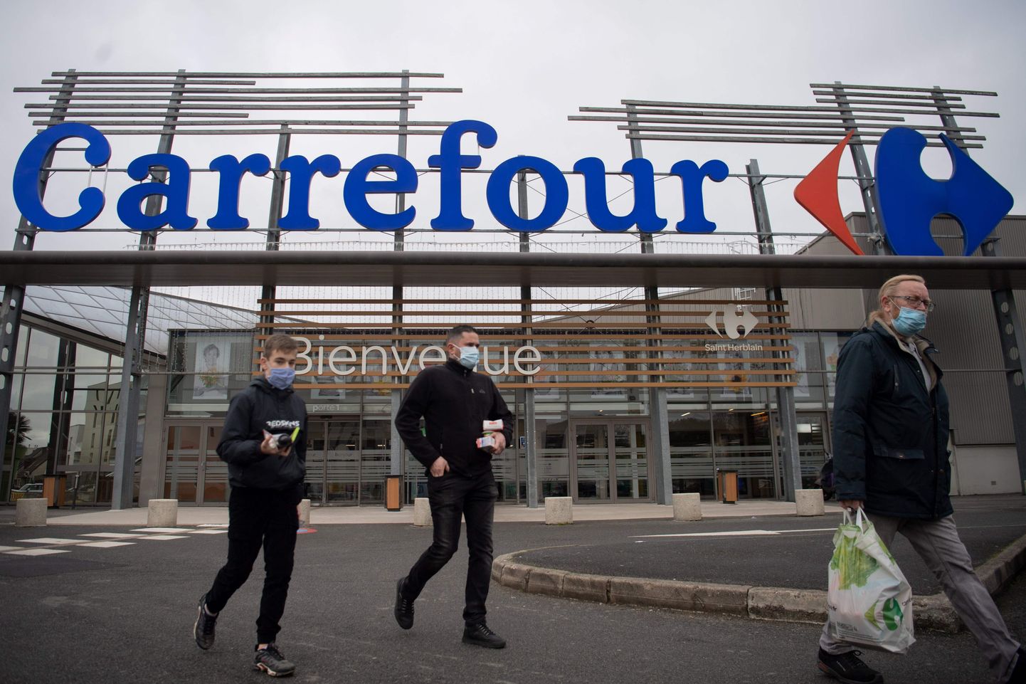 Carrefouri supermarket Prantsusmaal Nantes'is. Prantsuse valitsus vetostas tehingu, millega Alimentation Couche-Tard'i ja Carrefouri ühine turuväärtus kerkiks üle 50 miljardi dollari.
