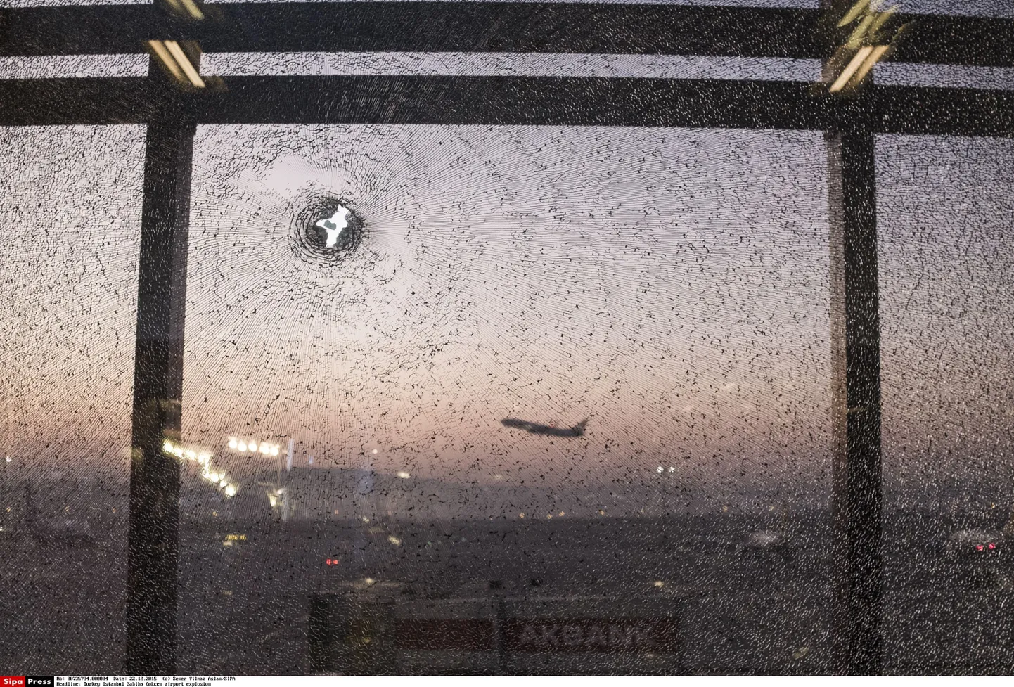 Istanbuli Sabiha Gökçeni lennujaam. Mürsurünnaku tagajärjed.