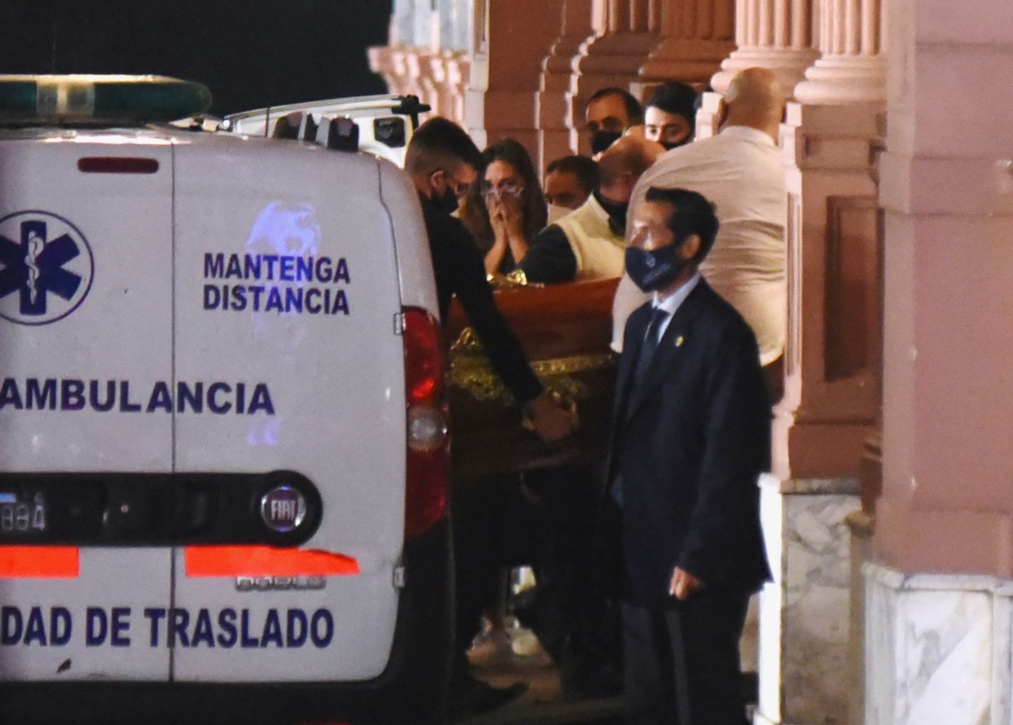 Diego Maradona kirst saabus Argentina presidendipaleesse Casa Rosadasse 26. novembri varajastel hommikutundidel.