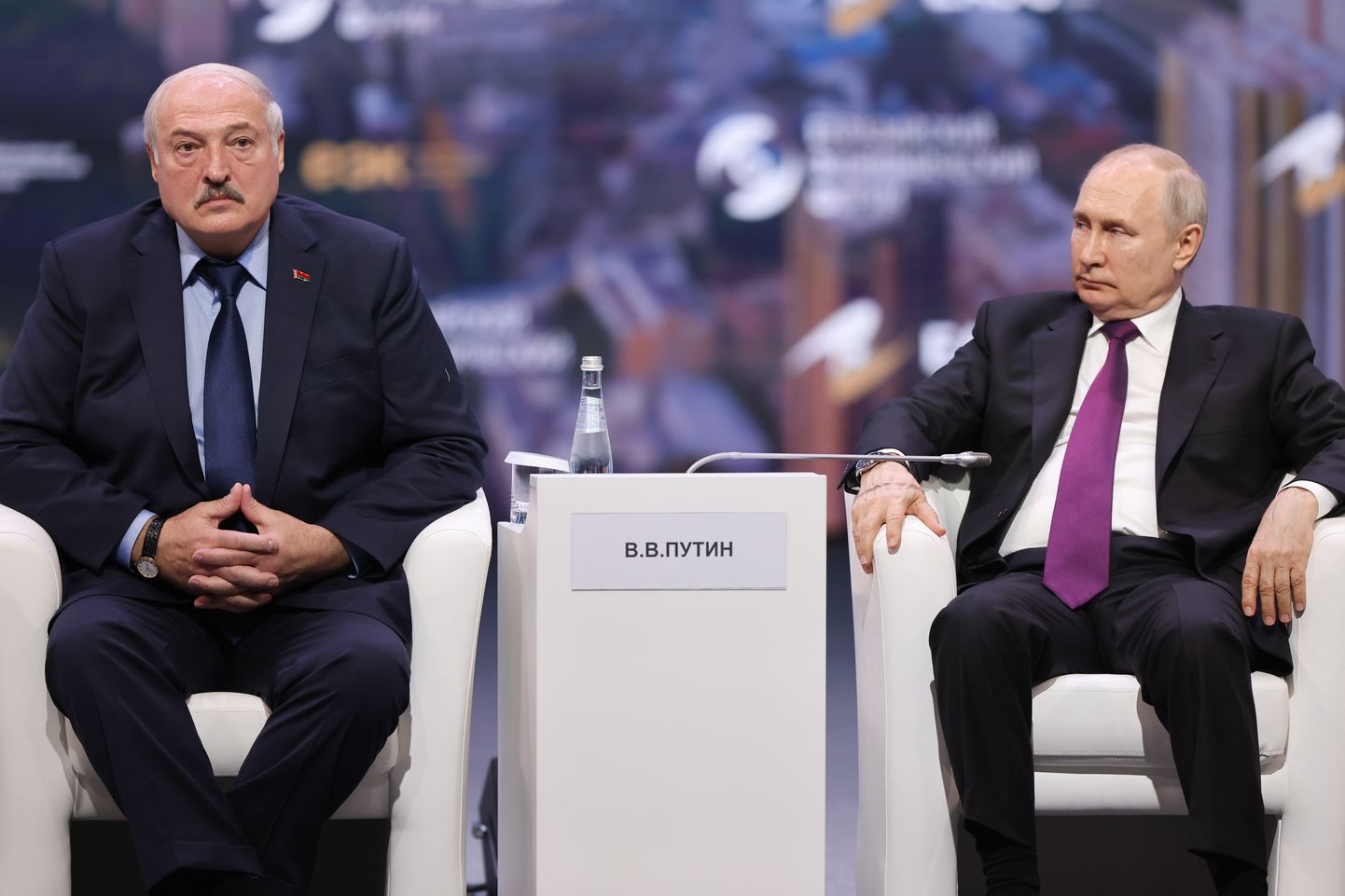 Valgevene president Aljaksandr Lukašenka (vasakul) ja Venemaa president Vladimir Putin Moskvas.