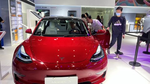 Tesla alandas oma autode reklaamitud sõiduulatust