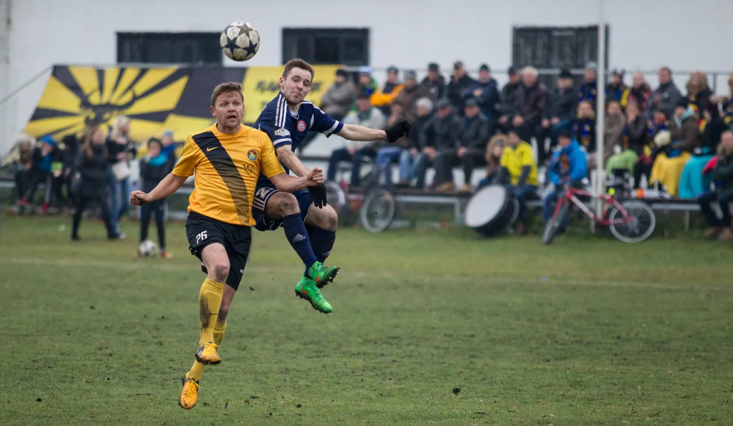 Kui volikogu annab heakskiidu, võib uus jalgpallistaadion Kiviõlli kerkida sügiseks. Olemasolev murukattega staadion jääb siis teiste spordialade tarbeks.