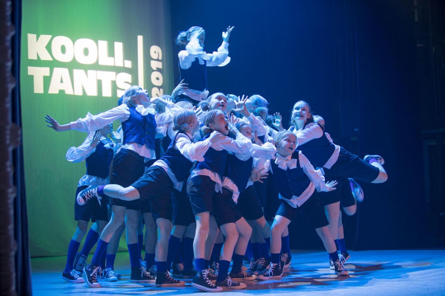Üks võistlus, millest tantsukooli õpilased alati osa võtavad, on «Koolitants».