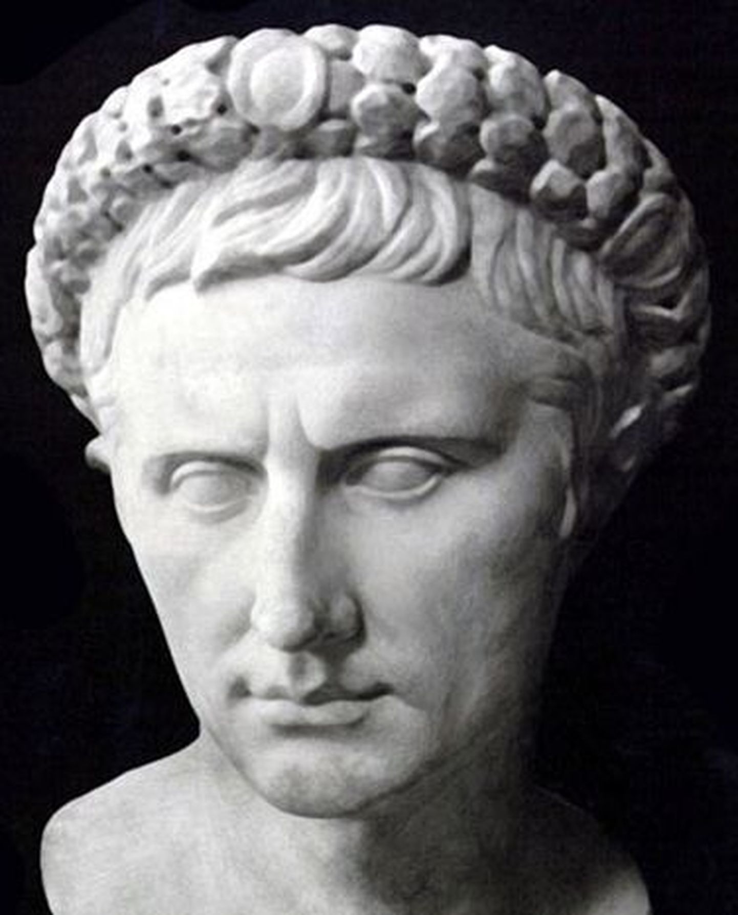 Keiser Augustuse büst. Selle keisri käsul viidi Rooma impeeriumis 28. aastal eKr. läbi rahvaloendus