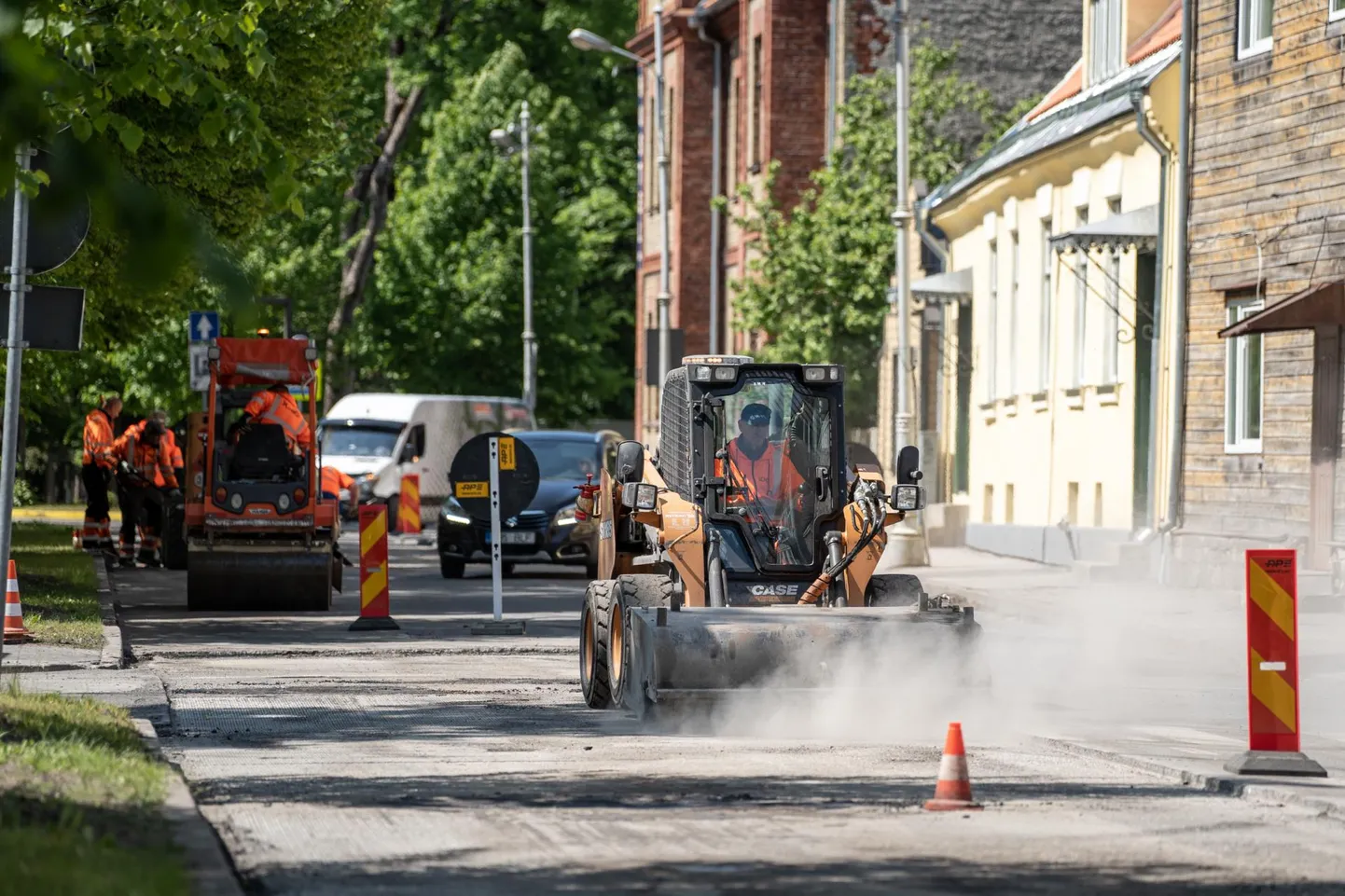 Hange oli jaotatud kaheks osaks ja selle võitmiseks konkureeris neli ettevõtet.