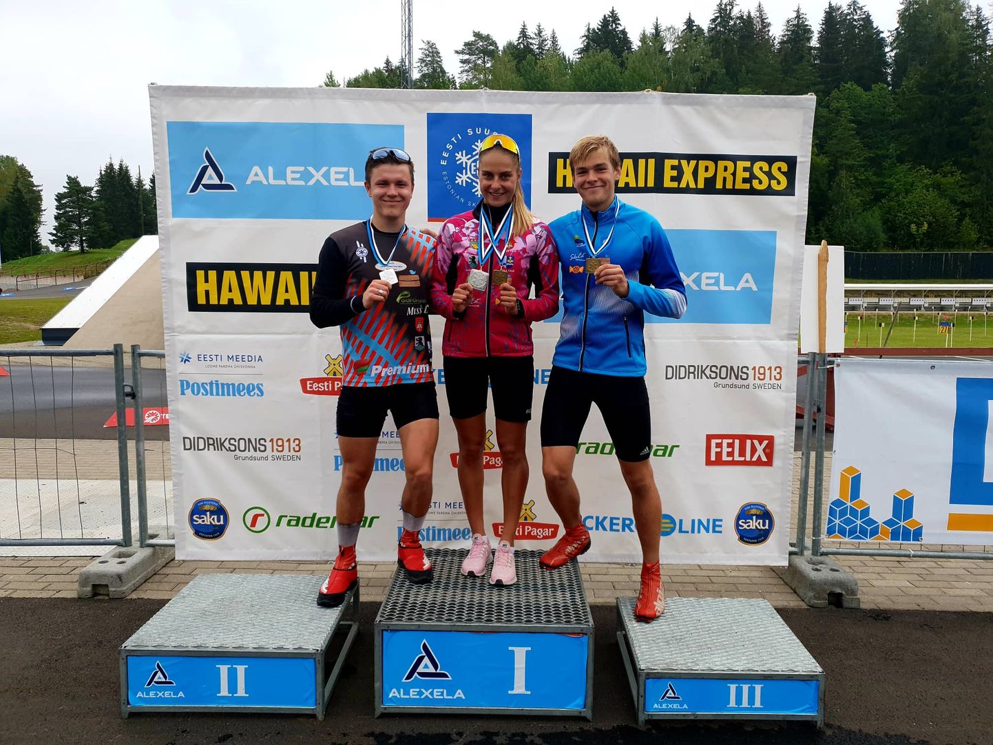 На чемпионате Эстонии по лыжероллерам из воспитанников Алутагузеского лыжного клуба Авели Уусталу завоевала две медали, Ване Вяхк и Каспар Краувярк завоевали по одной.
