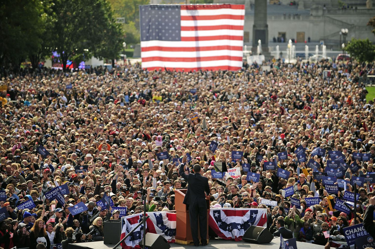 Barack Obama pidamas kõnet oma toetajatele.
