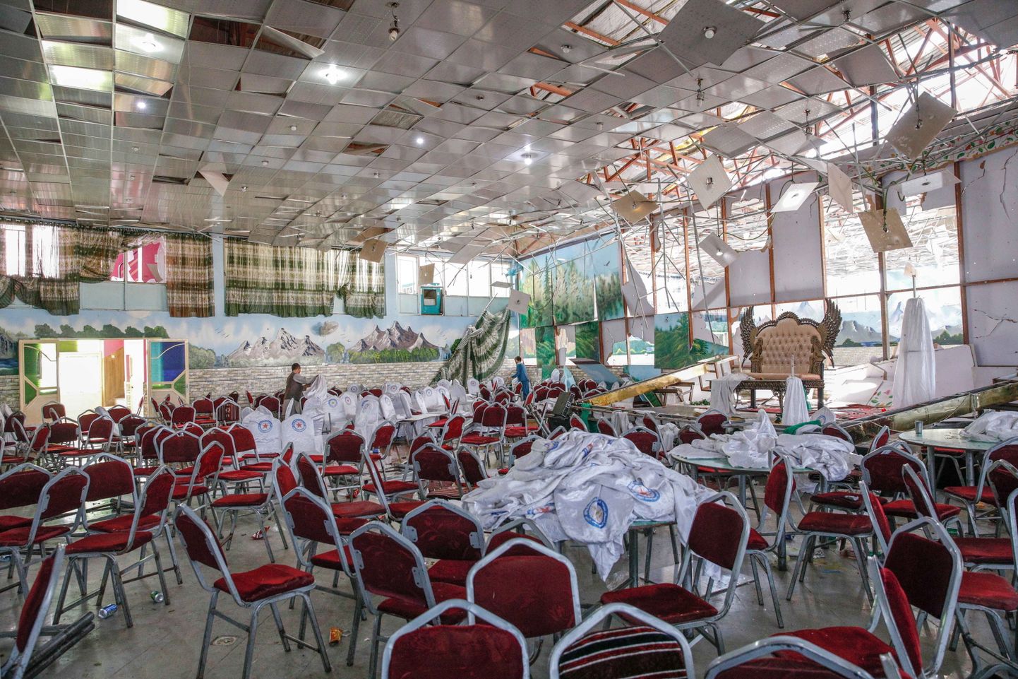 Dubai pulmasaal Afganistani pealinnas Kabulis, kus enesetapupommar end laupäeva hilisõhtul pulmaliste seas õhku lasi.