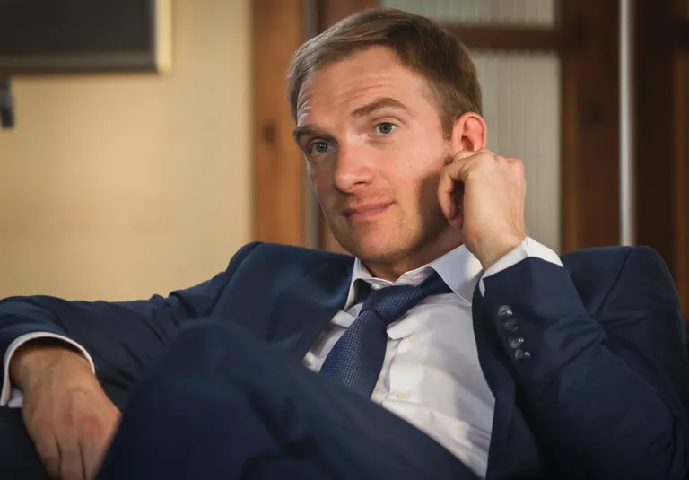 Андрей Бурковский в роли Андрея Павлова в сериале «Медиатор»
