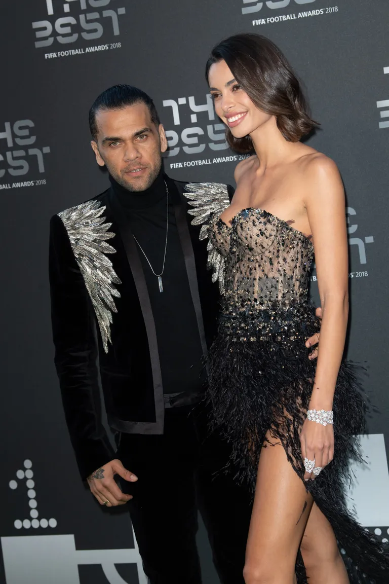 Brasiilia koondislane Dani Alves koos oma naise Joana Sanziga