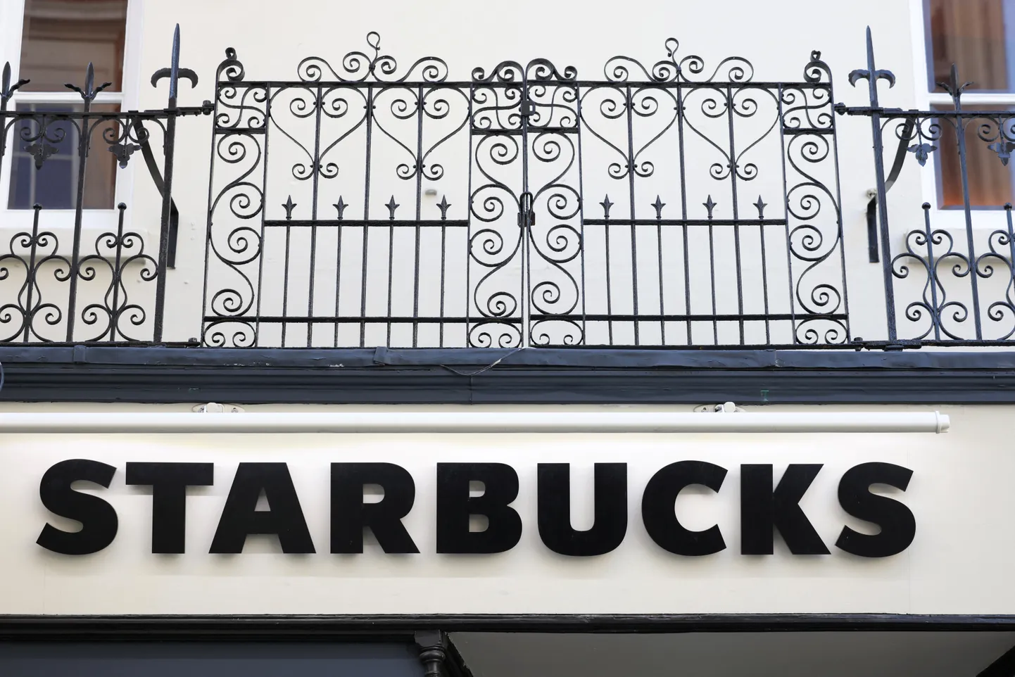 Starbucksi kohvipood.