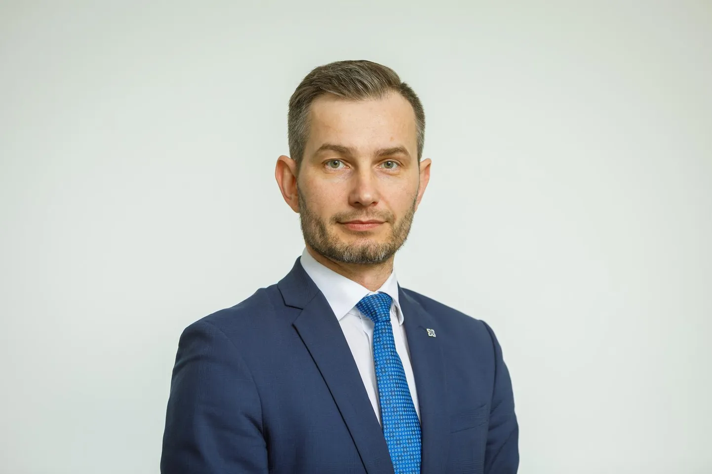 Siseministeeriumi sisejulgeoleku-, korrakaitse- ja migratsioonipoliitika asekantsler Veiko Kommusaar kirjutab, et perearstid puutuvad iga päev kokku suure hulga inimestega ja kindlasti tuleb ette olukordi, kus keegi neist on langenud perevägivalla ohvriks.