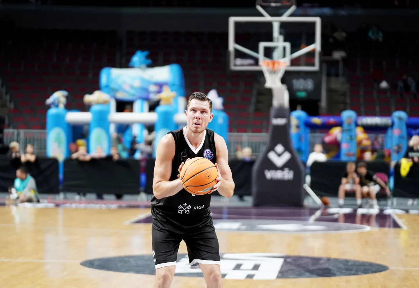 "VEF Rīga" spēlētājs Dairis Bertāns