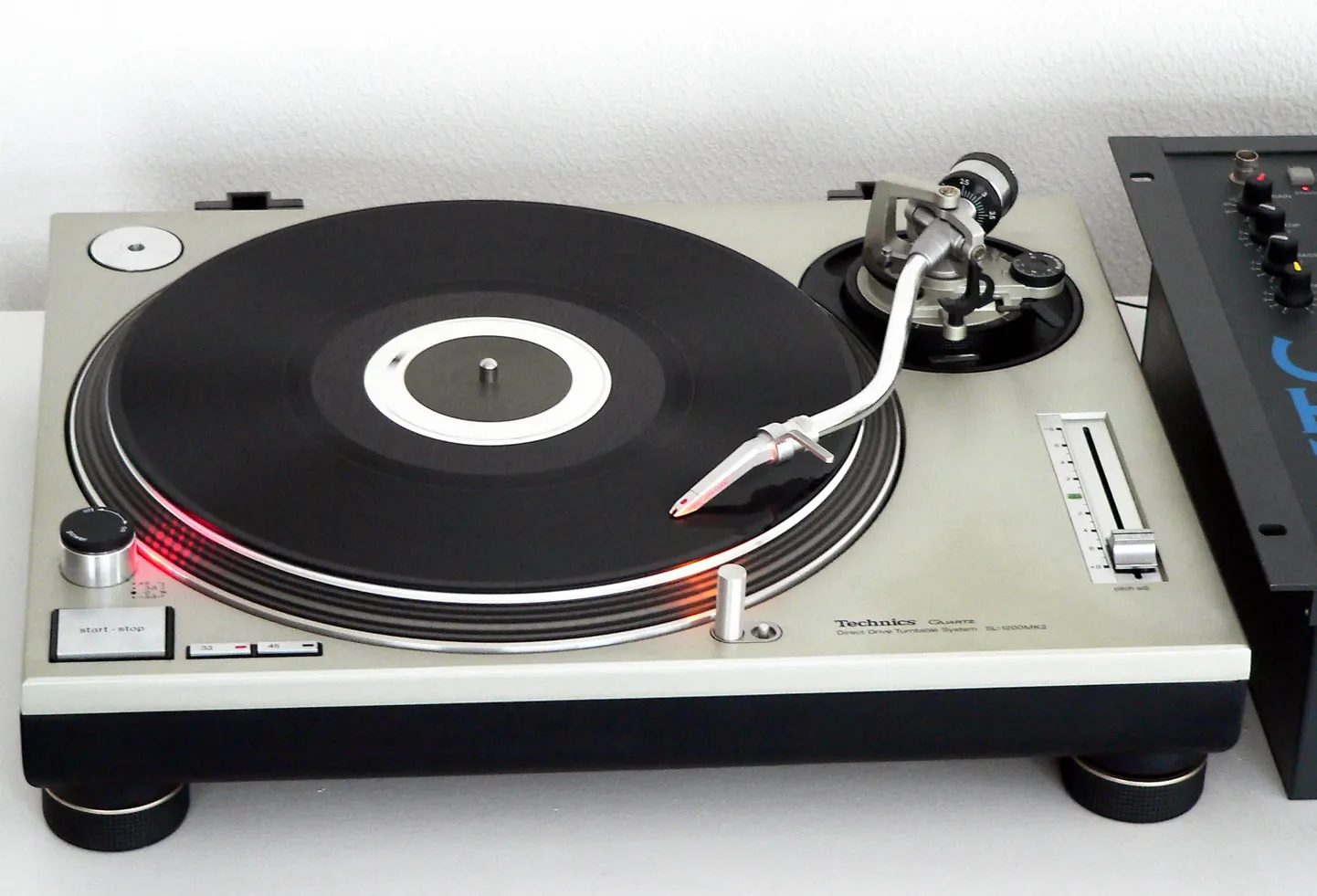 1979. aastal turule tulnud Technics SL-1200MK2
