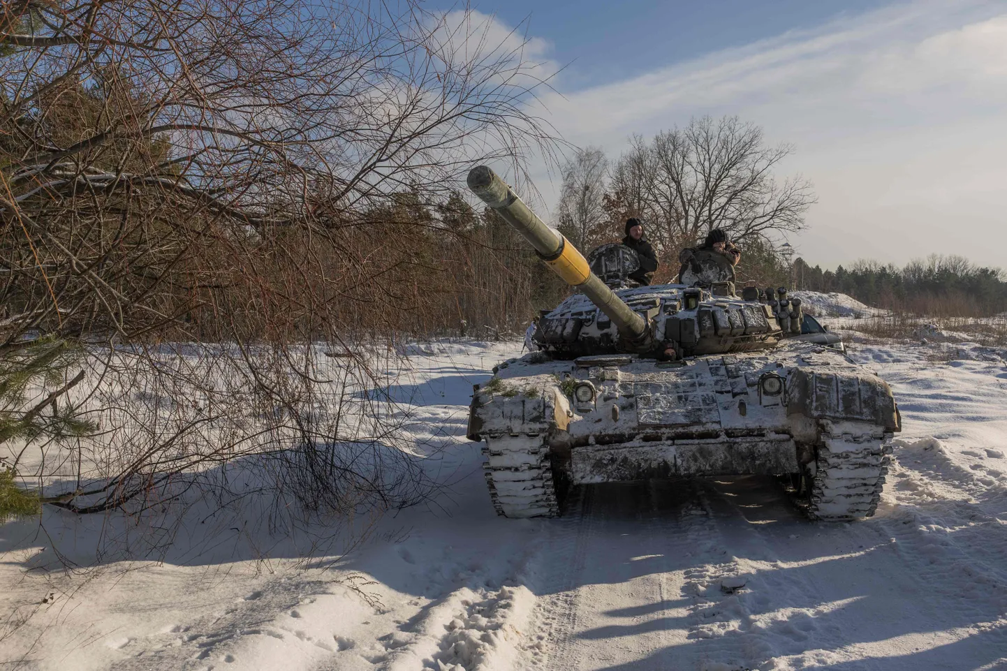 Ukrainlaste tank Tšernihivi oblastis.