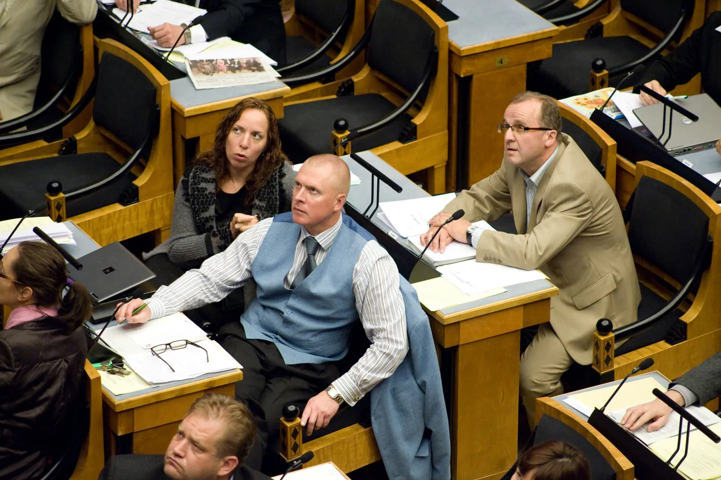 Kalle Laanet (sinise vestiga) ja Ain Seppik (paremal) jooksid Viitnal kokku Nikolai Ossipenkoga.