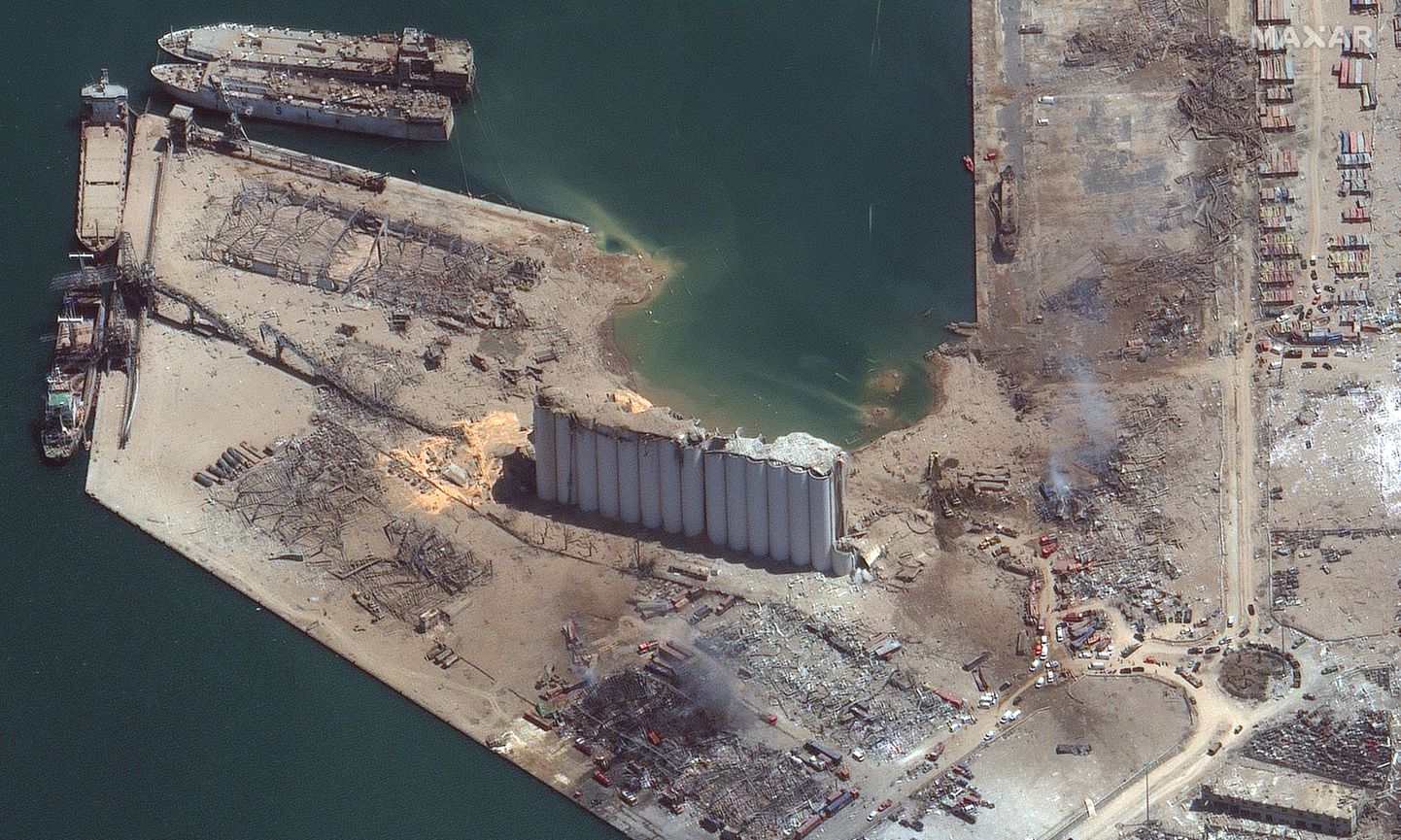 MAXAR Technologies satelliitfoto Liibanoni Beiruti sadamast 5. augustil 2020. Näha on, et plahvatus on sadama maatasa teinud
